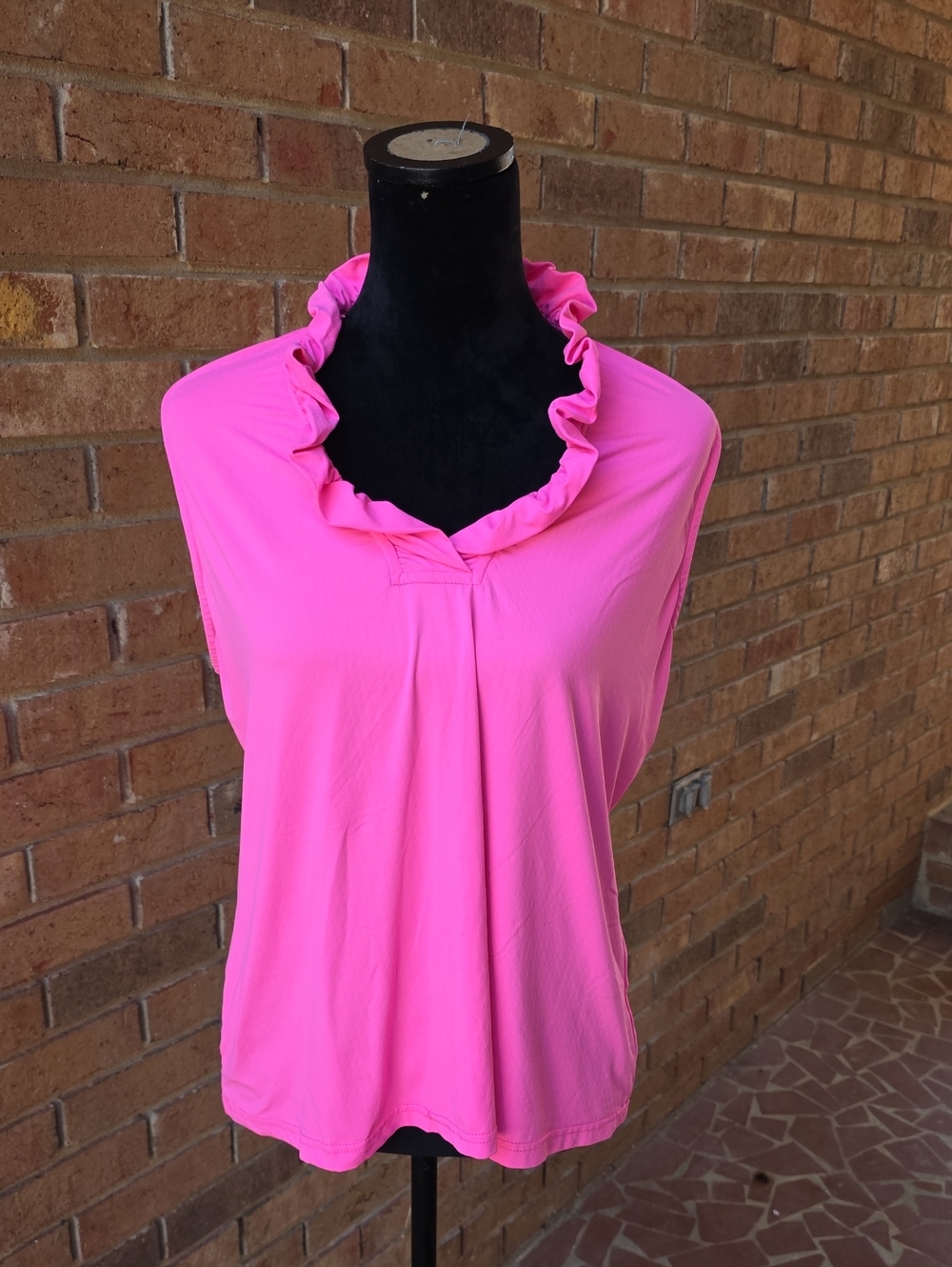 Lulu-B Beachtime Ruffle Collar Sleeveless Camisole in Bright Pink Size XL